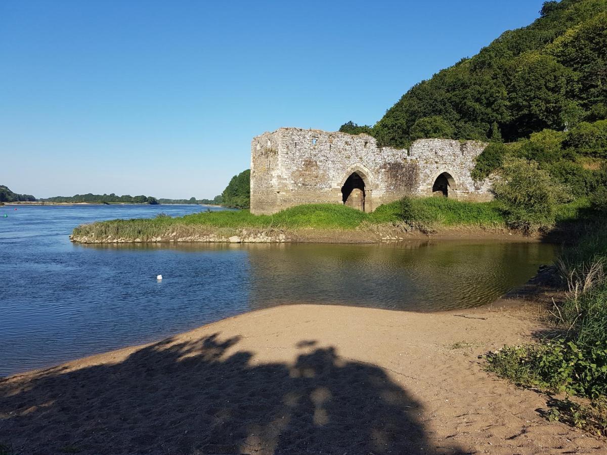 Lucriolla Hotell Oree-d'Anjou Exteriör bild