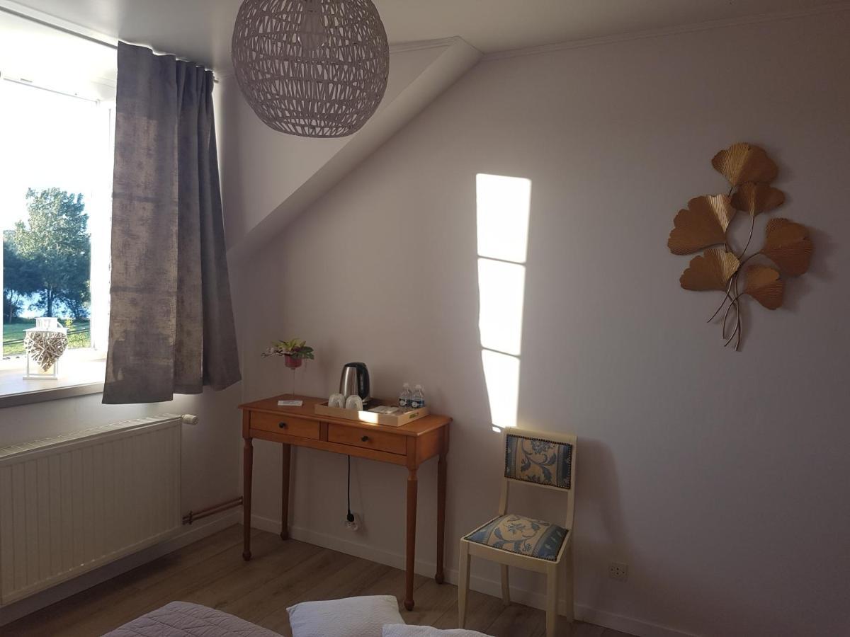 Lucriolla Hotell Oree-d'Anjou Exteriör bild