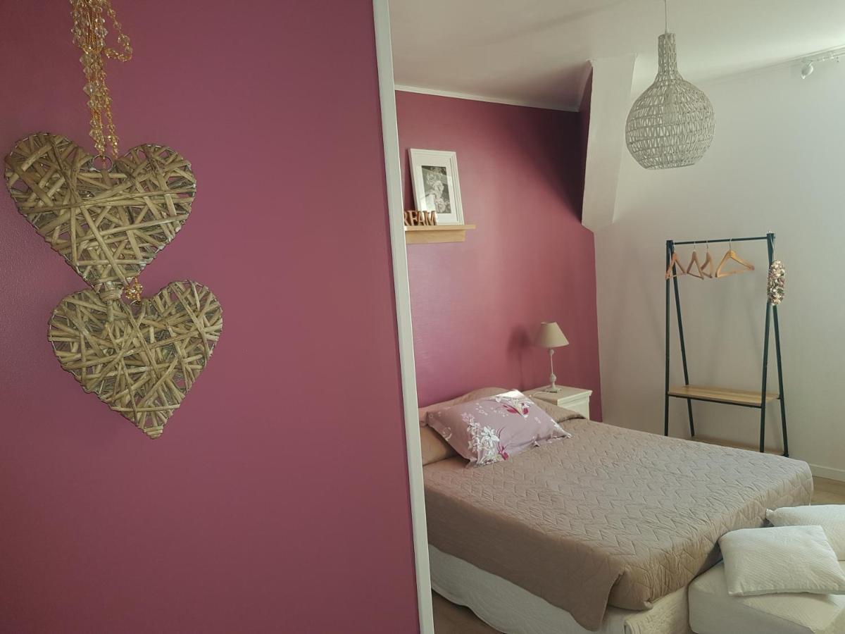 Lucriolla Hotell Oree-d'Anjou Exteriör bild