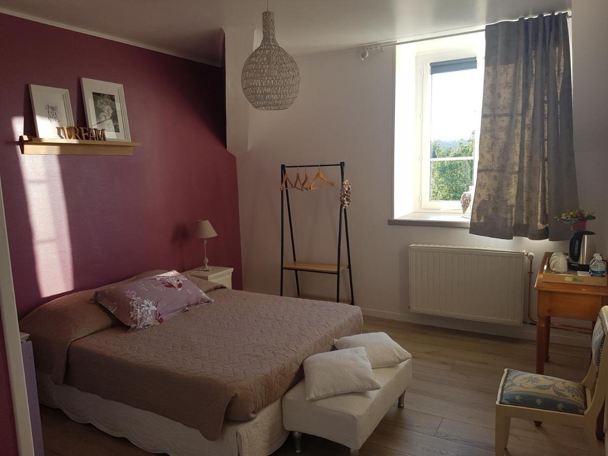 Lucriolla Hotell Oree-d'Anjou Exteriör bild