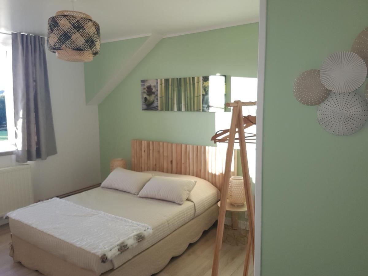 Lucriolla Hotell Oree-d'Anjou Exteriör bild