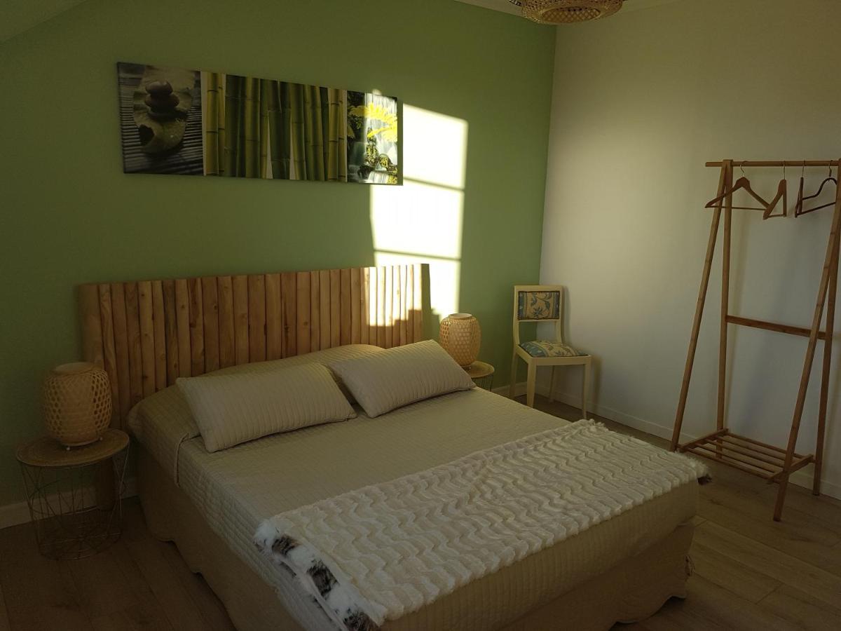 Lucriolla Hotell Oree-d'Anjou Exteriör bild