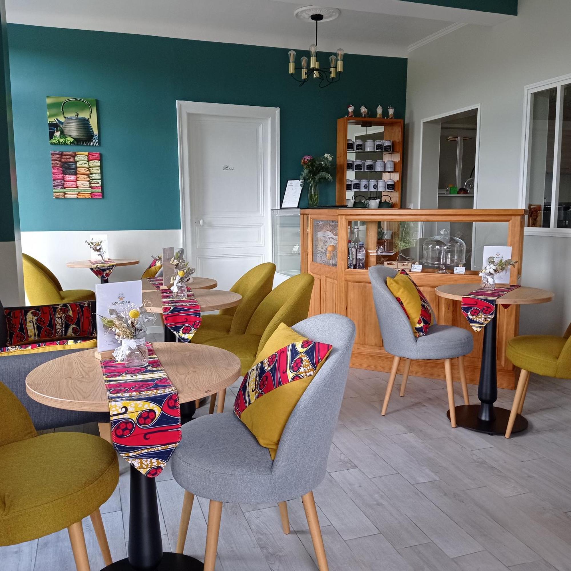 Lucriolla Hotell Oree-d'Anjou Exteriör bild